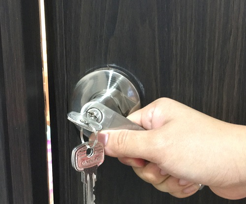 Các loại khóa cửa tay gạt hiện nay có loại nào thông dụng?