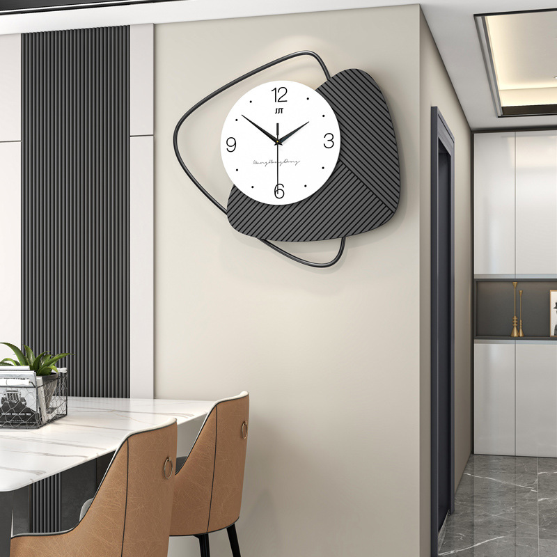Đồng hồ treo tường đơn giản trang trí phòng khách DH377
