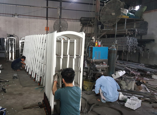 Quy trình lắp đặt và vận hành cổng xếp tự động chính xác