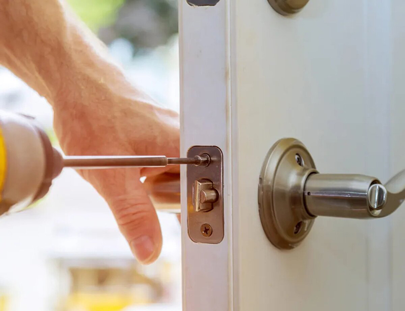 Bảo trì và xử lý khóa cửa tay gạt như thế nào?