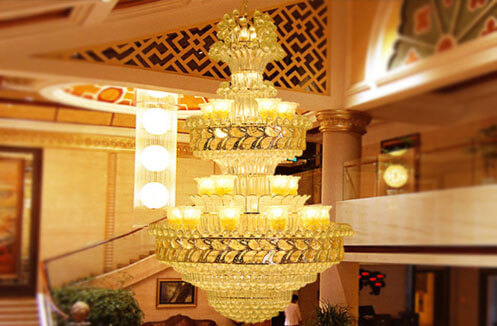Đèn chùm sảnh khách sạn tinh tế sang trọng như thế nào?
