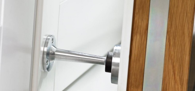Hít cửa nam châm phải chọn lựa chính xác để bền bỉ lâu dài