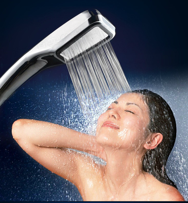 Rửa mặt dưới vòi sen tắm: Tác hại không lường!