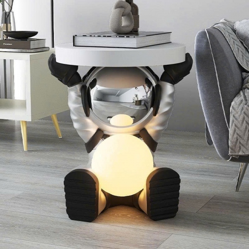 Đồ decor trang trí kết hợp bàn để đồ hình phi hành gia ngồi có đèn LED kết hợp bluetooth 010