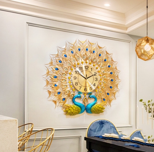 Đồng hồ treo tường con công bao nhiêu tiền? Cập nhật bảng giá đồng hồ con công mới nhất