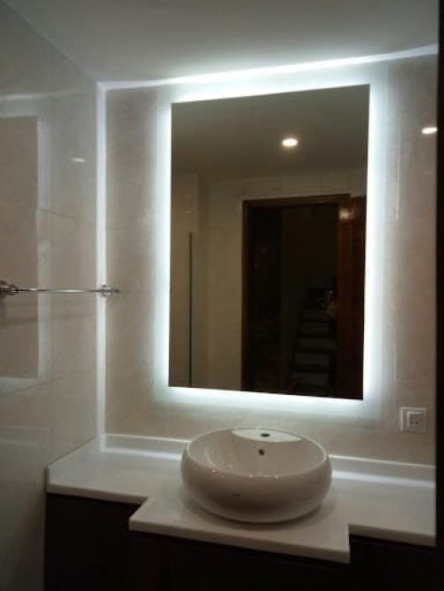 Gương treo tường phòng tắm có đèn led phun cát ngoài HCN 037