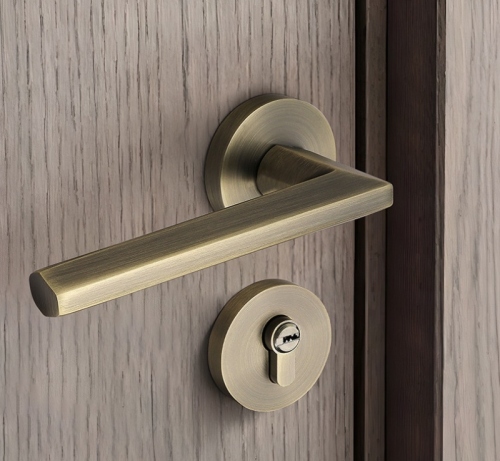 Khóa tay gạt mạ vàng, mạ đồng, sơn tĩnh điện có bền không?