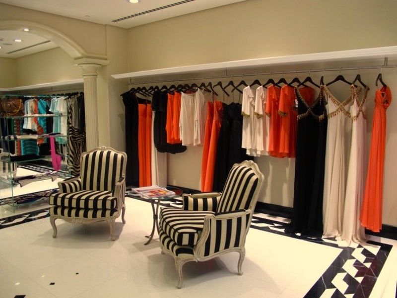 Thiết kế nội thất showroom quần áo phong cách nhẹ nhàng, tối giản 097