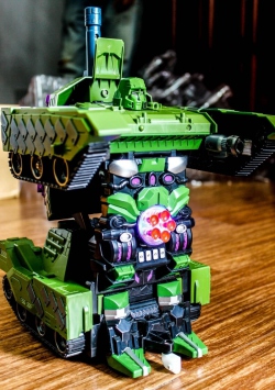 008 Đồ chơi xe Tank biến hình robot siêu cấp