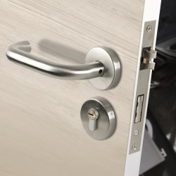 Ưu điểm của khóa tay gạt cho cửa sắt là gì?