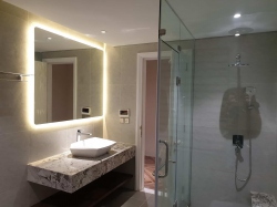 Gương phòng tắm có đèn led phun cát ngoài hình vuông 044