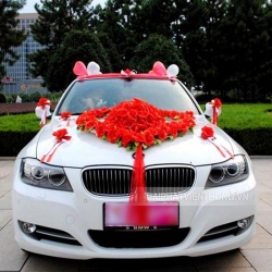 Mẫu hoa hồng trang trí xe cưới rực rỡ 007
