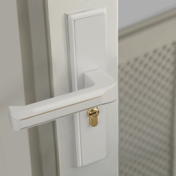 Cấu tạo của khóa tay gạt cho cửa nhôm như thế nào?