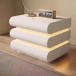 Tủ đầu giường thông minh tích hợp sạc có hại pin không?