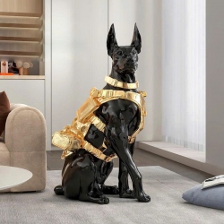Tượng chó Doberman đeo giáp vàng decor trang trí  012